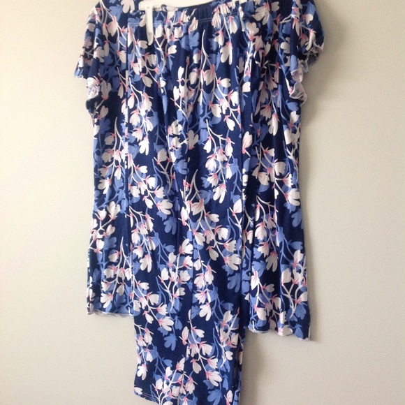 Melanie Lyne - Women's Floral Print Pyjama Set - Picture 3 of 5